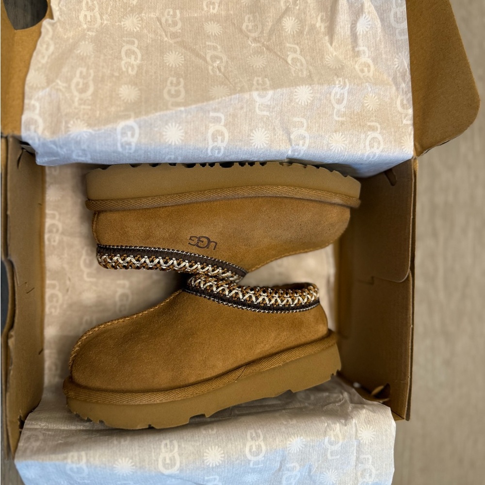 UGG Toddler TASMAN II  Ankle Boots with Knit Trim